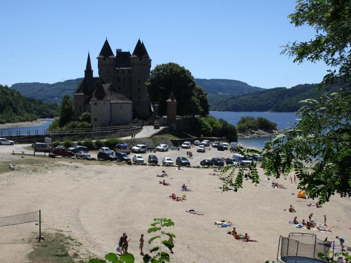Pretty Chalet In Beaulieu With Private Pool Beaulieu (Cantal) Exterior foto