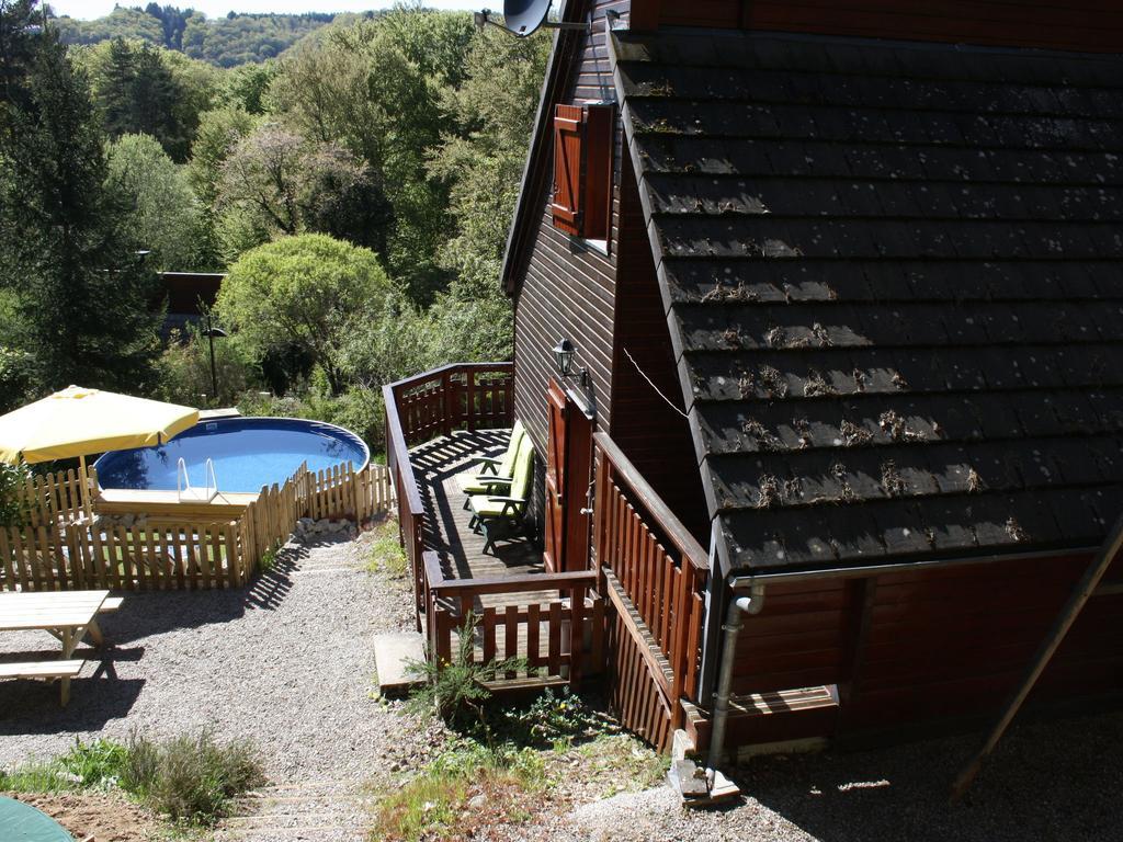 Pretty Chalet In Beaulieu With Private Pool Beaulieu (Cantal) Exterior foto